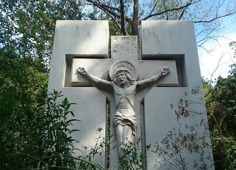 Памятник уфимцам – жертвам политических репрессий на Сергиевском кладбище Уфы